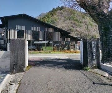 建築家隈研吾氏の設計による雲の上の図書館