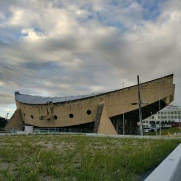 瀬戸内の名建築の一つ建築家丹下健三による旧香川県立体育館
