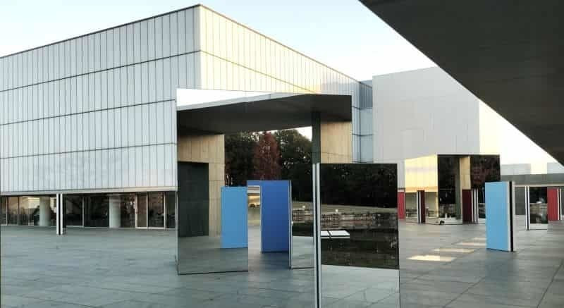 建築家谷口吉生による豊田市美術館