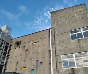 徳島の名建築の一つ勤労青少年ホーム