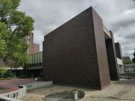 建築家鬼頭梓による山口県立図書館