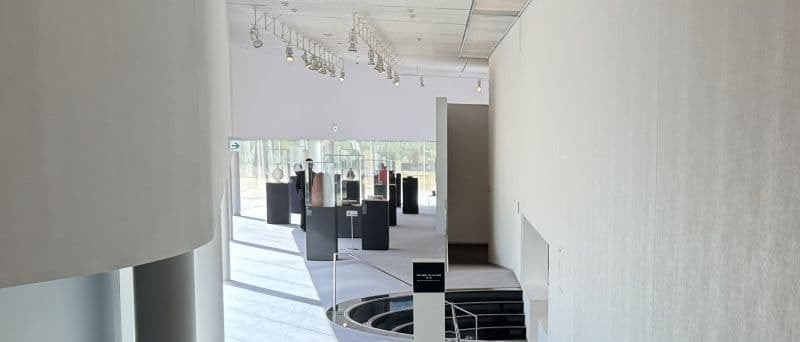 資生堂アートハウス円形の展示室