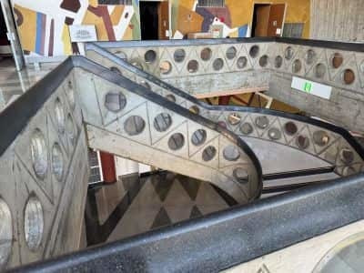 群馬音楽センター階段