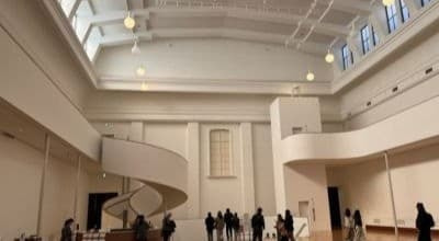 京都市美術館中央ホール