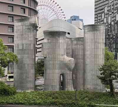 建築家村野藤吾による梅田吸気塔