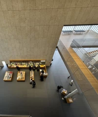 平成知新館ロビー