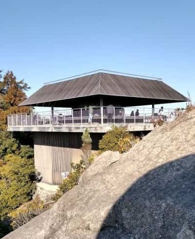 瀬戸内の名建築の一つ建築家三分一博志による弥山展望台