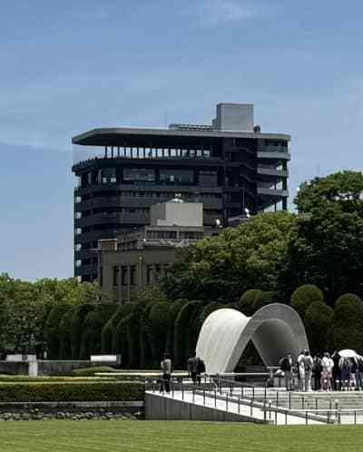 瀬戸内の名建築の一つ建築家三分一博志によるおりづるタワー